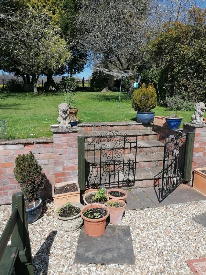 Ferienwohnung Riverside Chepstow Exterior foto